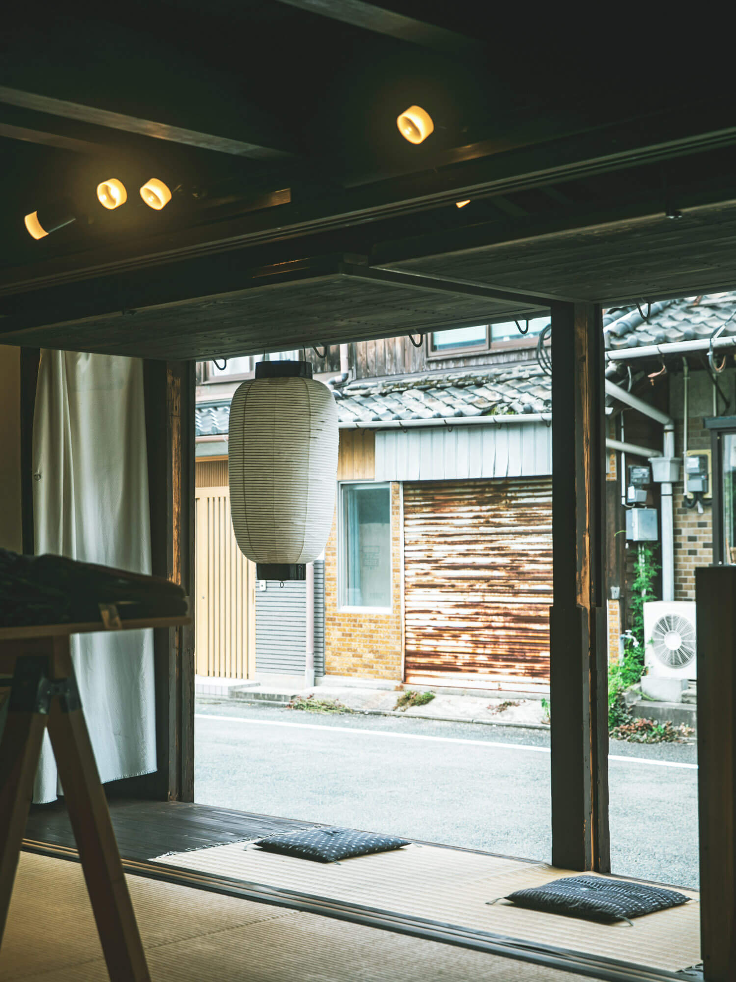 うなぎの寝床